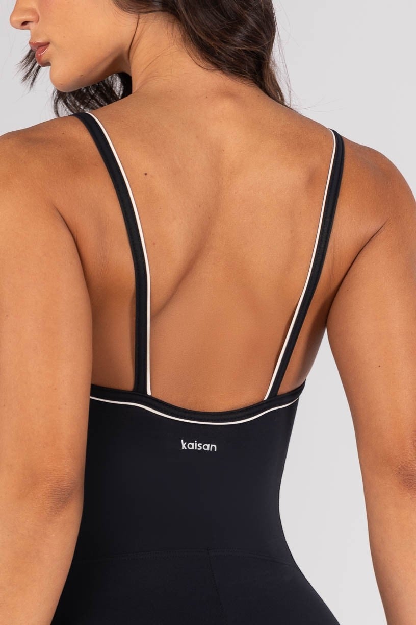 K4572-A_Macaquinho_com_Vivo_nas_Alcas_Preto__Off-White__Ref:_K4572-A