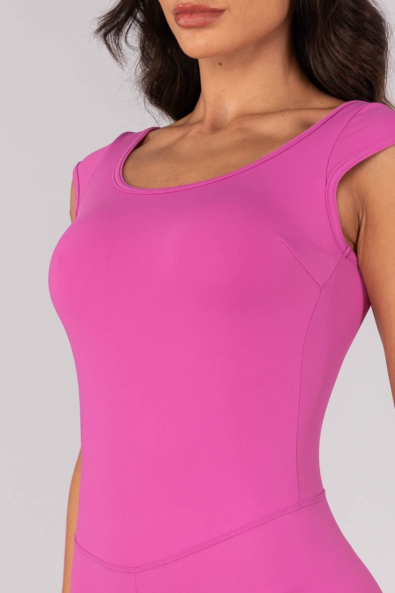 K4573-B_Macacao_com_Manga_Japonesa_e_Tiras_Cruzadas_Rosa_Fucsia__Ref:_K4573-B