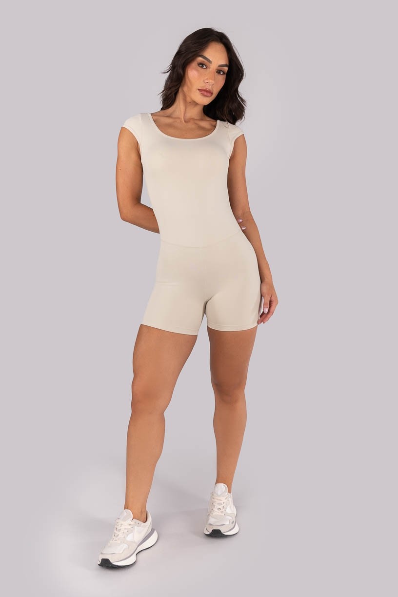 K4574-B_Macaquinho_com_Manga_Japonesa_e_Tiras_Cruzadas_Off-White__Ref:_K4574-B