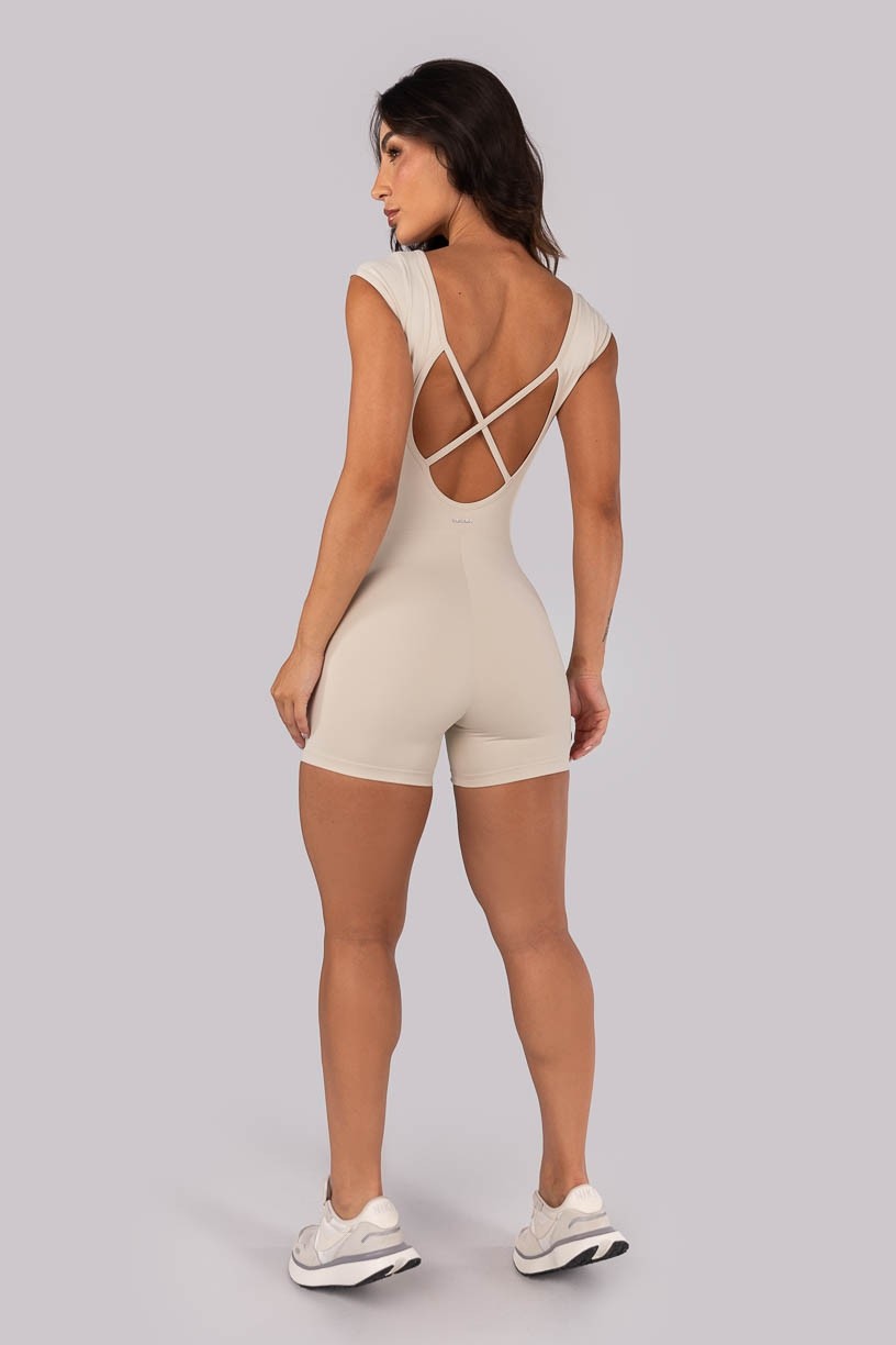 K4574-B_Macaquinho_com_Manga_Japonesa_e_Tiras_Cruzadas_Off-White__Ref:_K4574-B