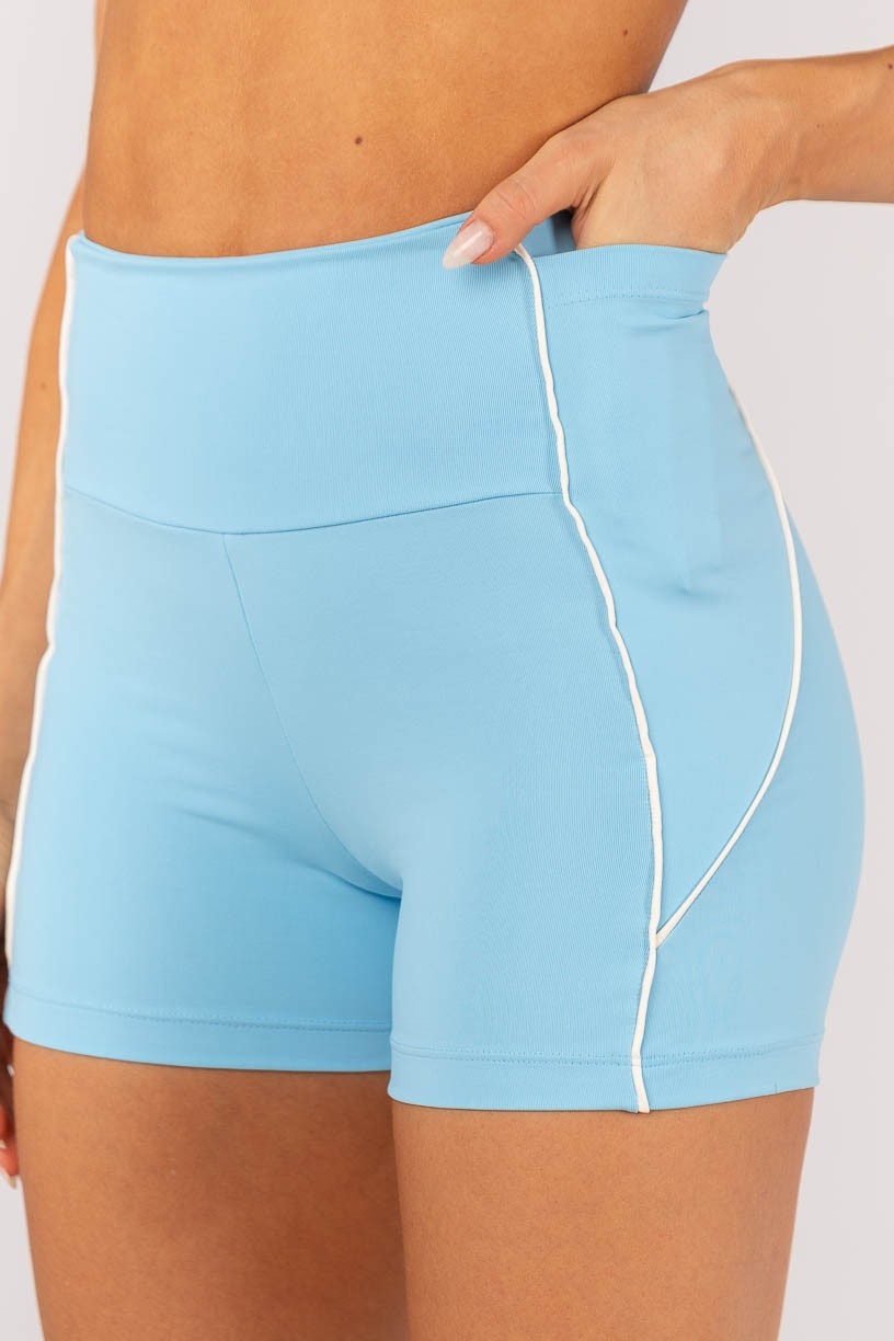 K4590-A_Short_com_Bolso_e_Vivo_nas_Laterais_Azul_Ceu__Off-White__Ref:_K4590-A