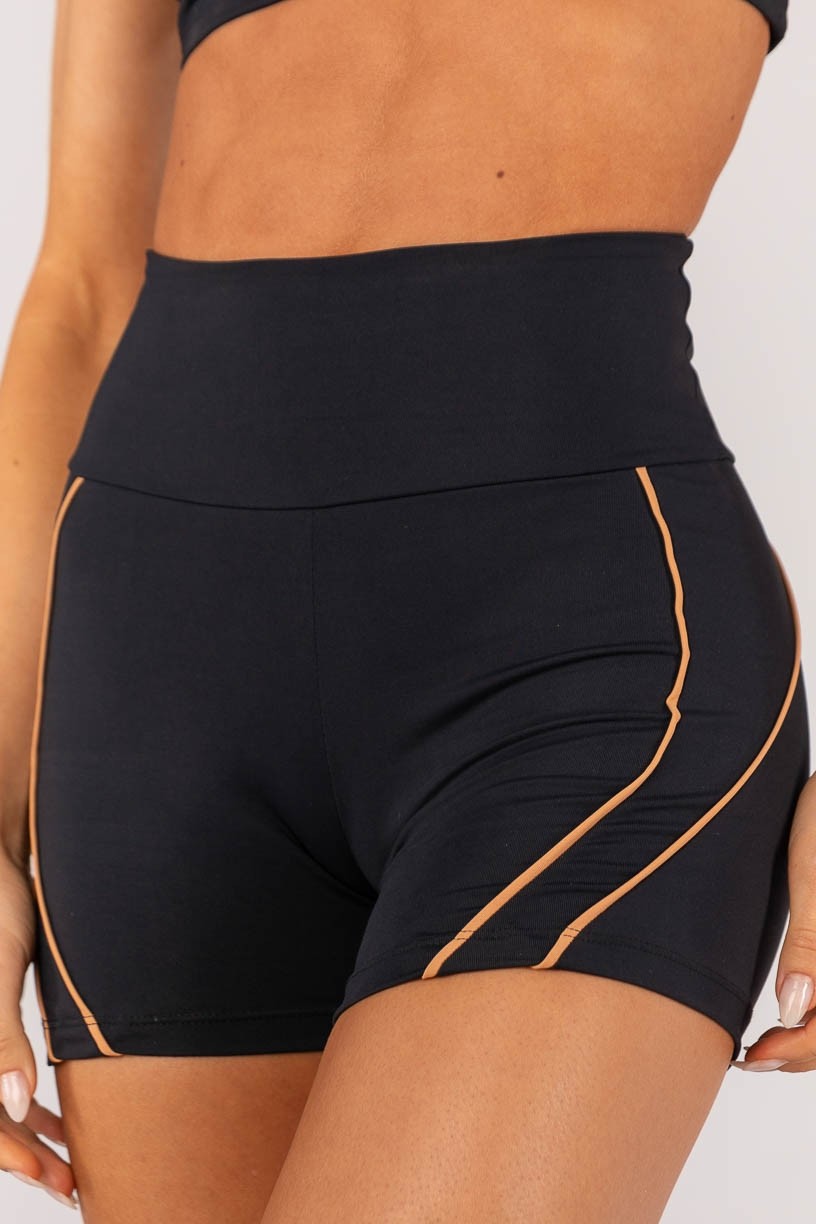 K4599-A_Short_com_Vivos_Preto__Caramelo__Ref:_K4599-A