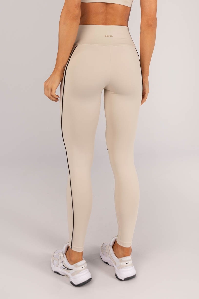 K4598-B_Calca_Legging_com_Vivos_Bege__Preto__Ref:_K4598-B