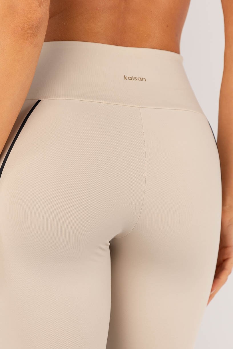 K4598-B_Calca_Legging_com_Vivos_Bege__Preto__Ref:_K4598-B