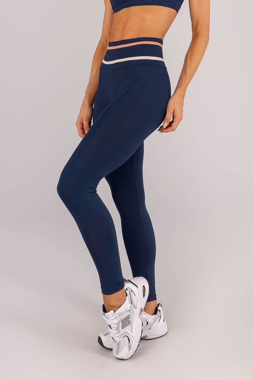 K4604-A_Calca_Legging_sem_Gancho_e_com_Chapado_no_Cos_Azul_Marinho__Nude__Bege__Ref:_K4604-A