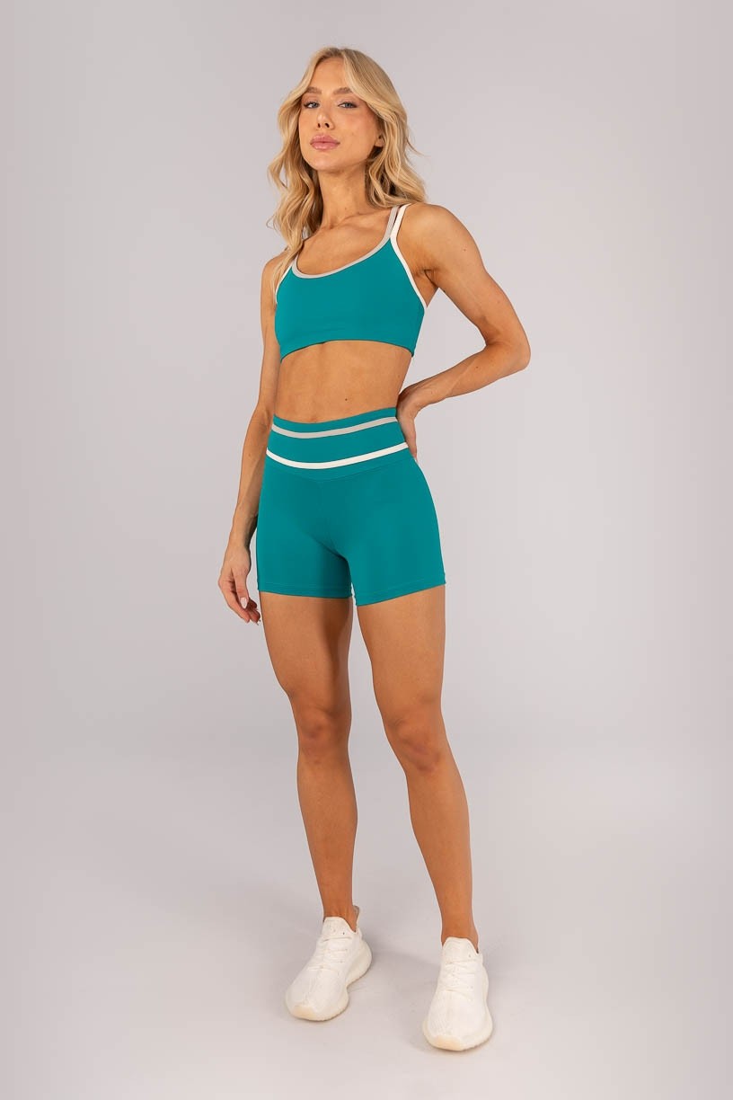 K4603-B_Top_com_Recortes_e_Alcas_Duplas_Jade__Bege_Acinzentado__Off-White__Ref:_K4603-B