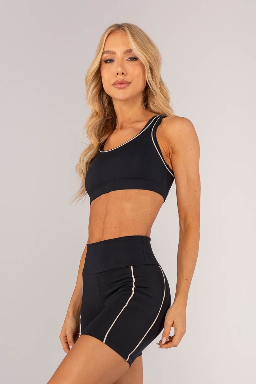 K4606-B_Top_com_Vivo_no_Vies_e_Abertura_nas_Costas_Preto__Bege__Ref:_K4606-B