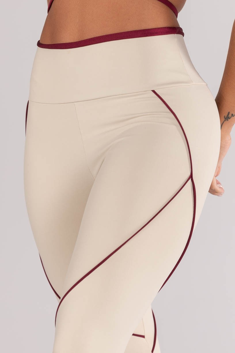 K4615-A_Calca_Legging_com_Detalhe_Vivo_e_Vira_Off-White__Vinho__Ref:_K4615-A