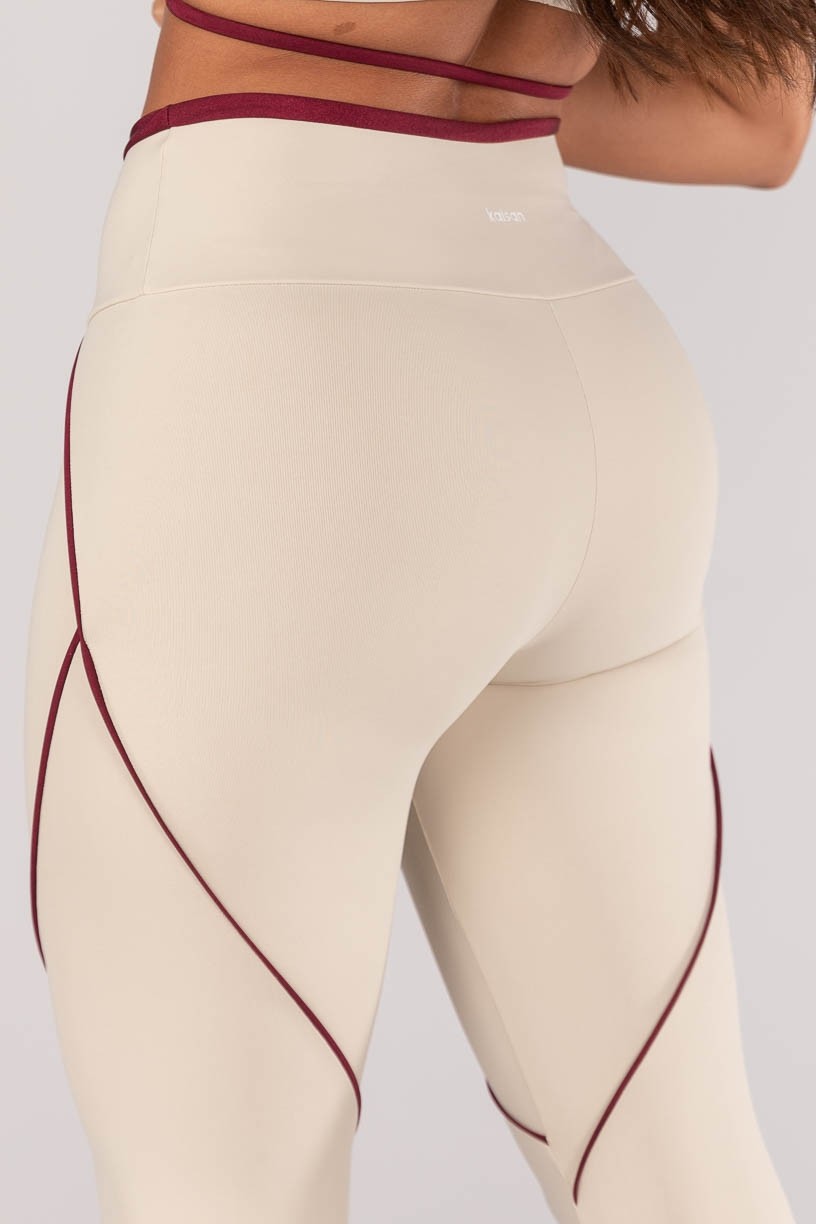 K4615-A_Calca_Legging_com_Detalhe_Vivo_e_Vira_Off-White__Vinho__Ref:_K4615-A