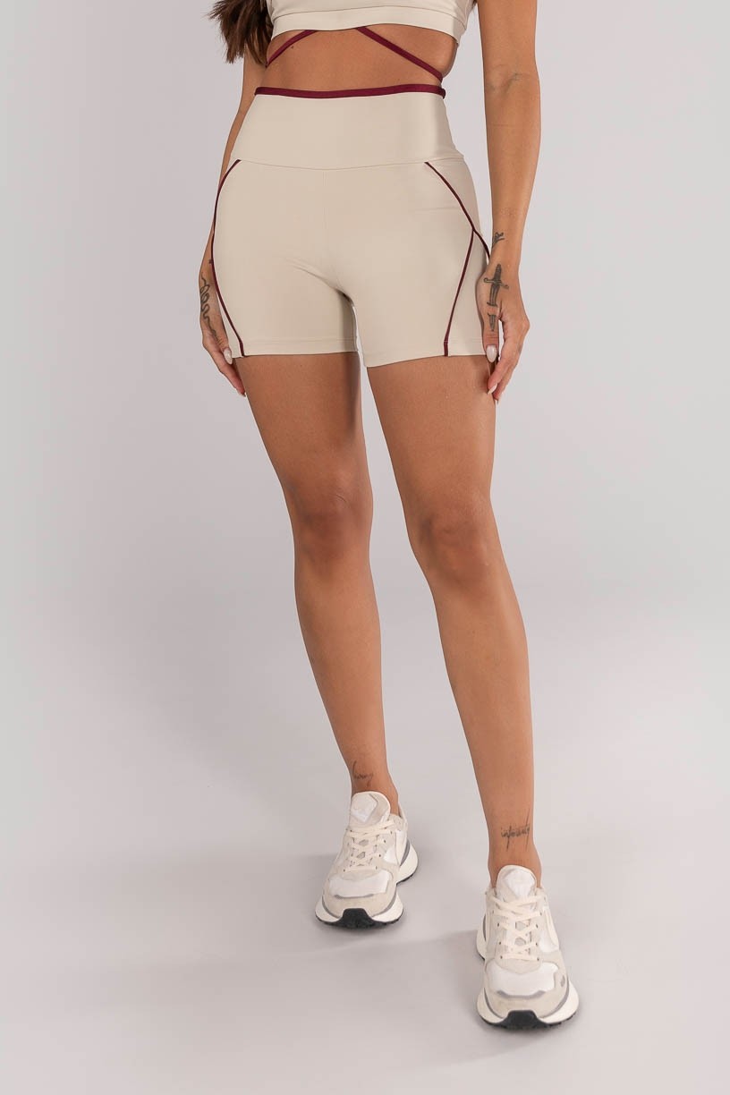 K4616-A_Short_com_Detalhe_Vivo_e_Vira_Off-White__Vinho__Ref:_K4616-A