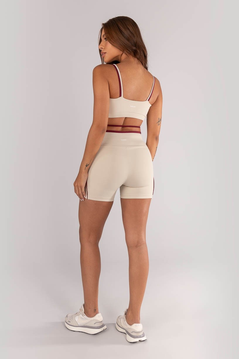 K4616-A_Short_com_Detalhe_Vivo_e_Vira_Off-White__Vinho__Ref:_K4616-A