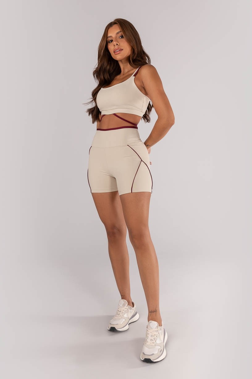K4616-A_Short_com_Detalhe_Vivo_e_Vira_Off-White__Vinho__Ref:_K4616-A