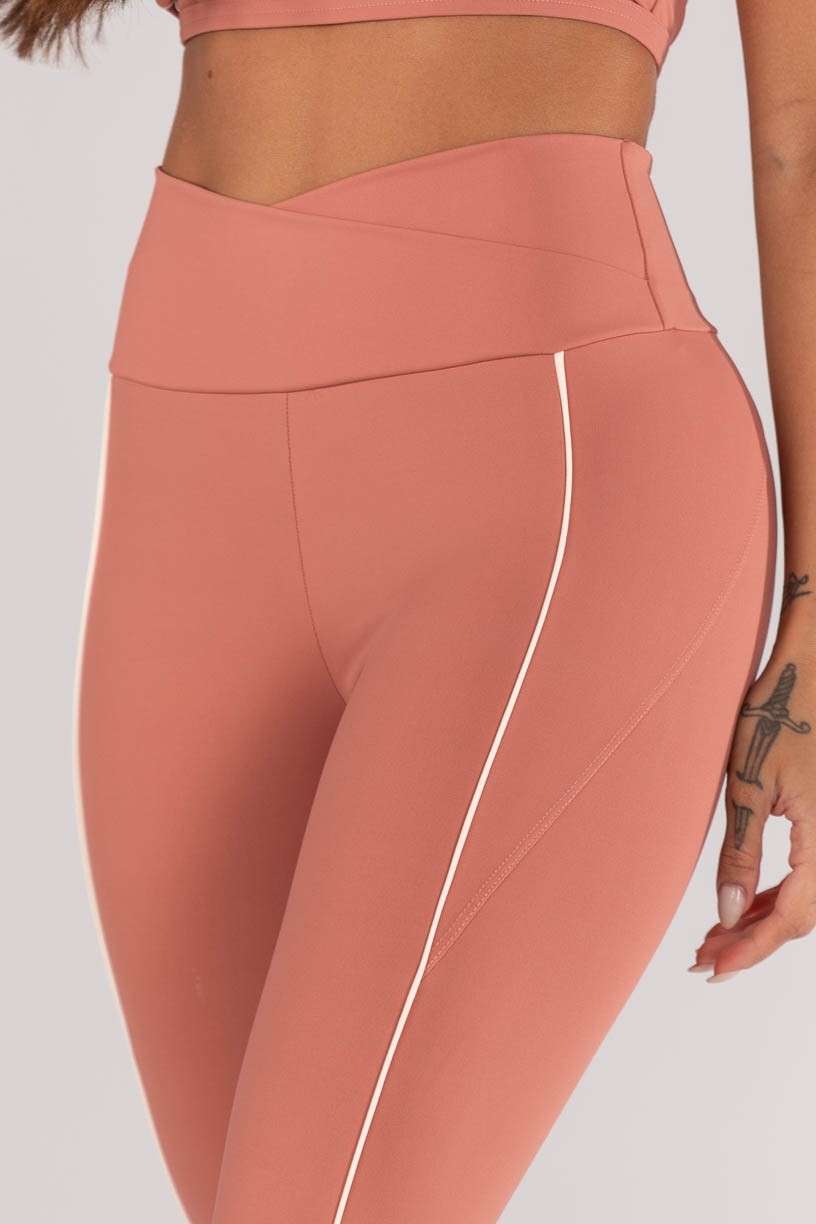 K4618-B_Calca_Legging_com_Cos_Transpassado_e_Bolsos_com_Vivo_Telha__Vanilla__Ref:_K4618-B