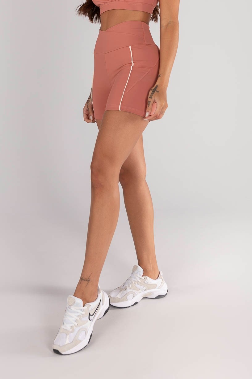 K4620-B_Short_com_Cos_Transpassado_e_Bolsos_com_Vivo_Telha__Vanilla__Ref:_K4620-B