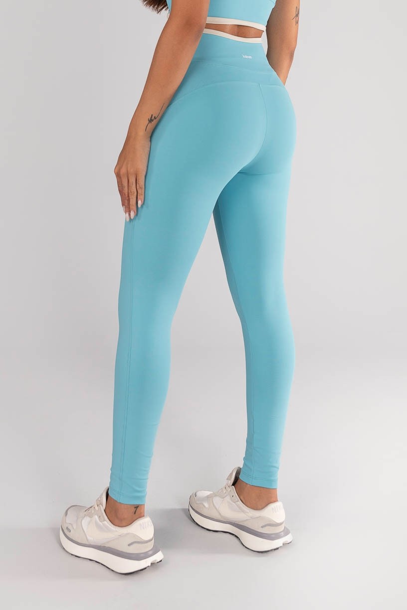 K4622-A_Calca_Legging_com_Recortes_e_Vira_Brisa__Off-White__Ref:_K4622-A