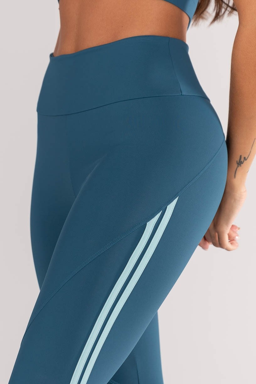 K4631-A_Calca_Legging_com_Recortes_e_Chapado_na_Lateral_Azul_Petroleo__Glacial__Ref:_K4631-A