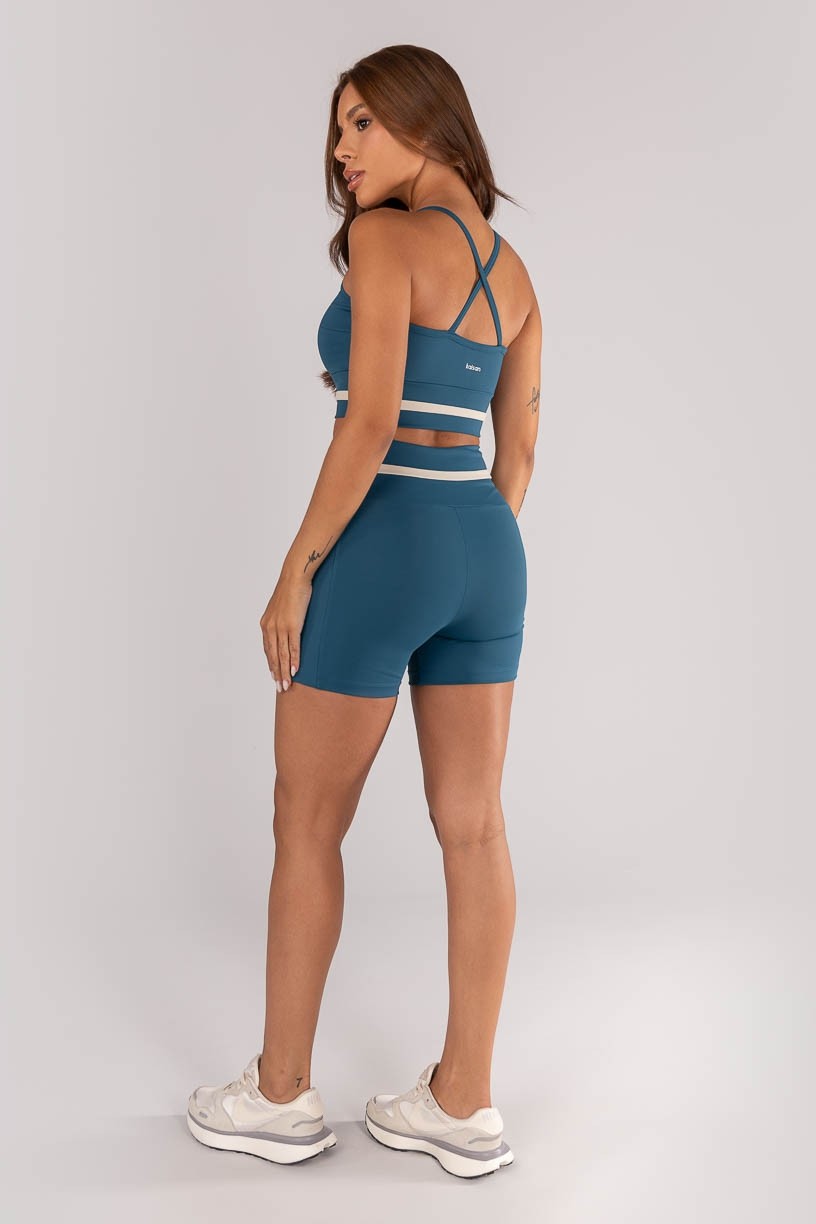K4634-C_Short_com_Recorte_no_Cos_e_Bolsos_Azul_Petroleo__Off-White__Ref:_K4634-C