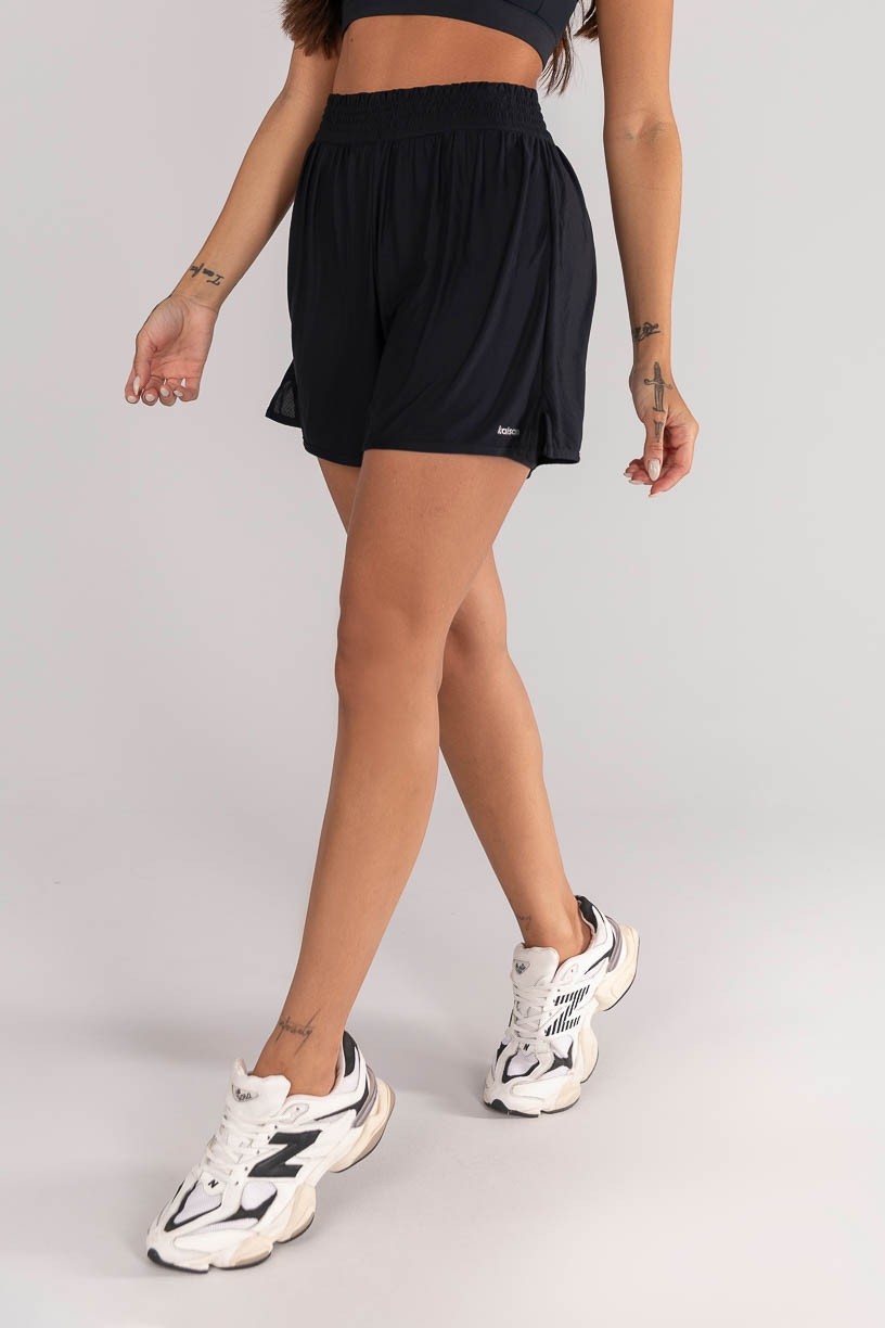 K4639-A_Short_Soltinho_com_Bolsos_e_Abertura_na_Barra_Preto__Ref:_K4639-A