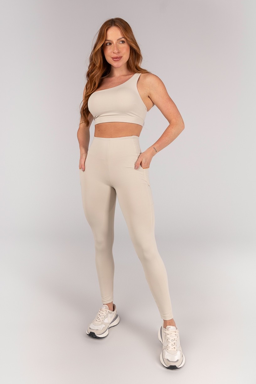 K4662-A_Calca_Legging_sem_Cos_Aparente_e_Bolsos_Off-White__Caramelo__Ref:_K4662-A