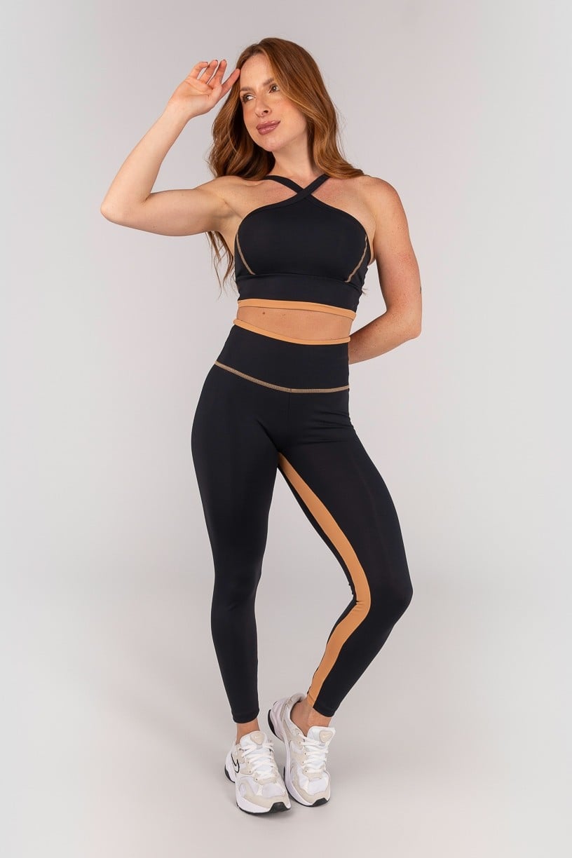 K4667-A_Calca_Legging_com_Vira_e_Recorte_Entrepernas_Preto__Caramelo__Ref:_K4667-A