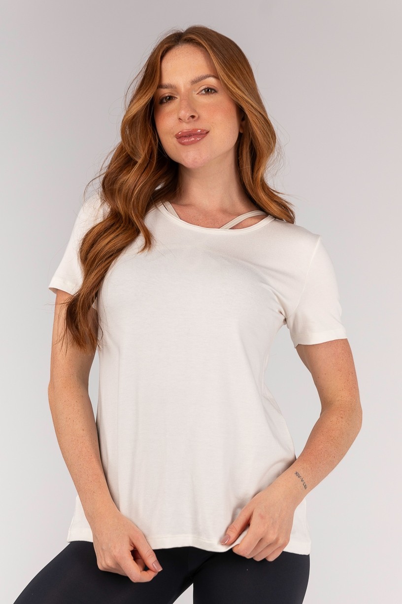 K4673-B_Camiseta_com_Abertura_nas_Costas_Off-White__Ref:_K4673-B