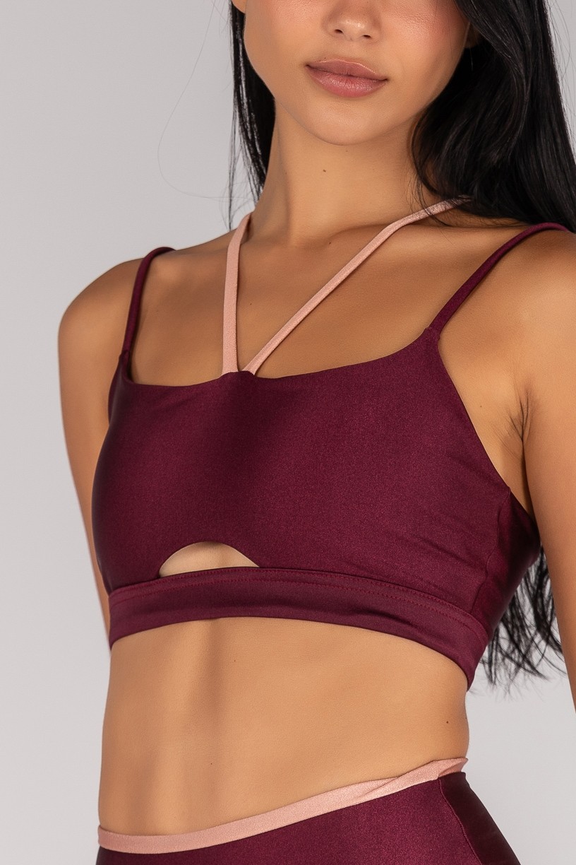 K4370-C_Top_Strappy_com_Abertura_no_Cos_Vinho__Rose__Ref:_K4370-C