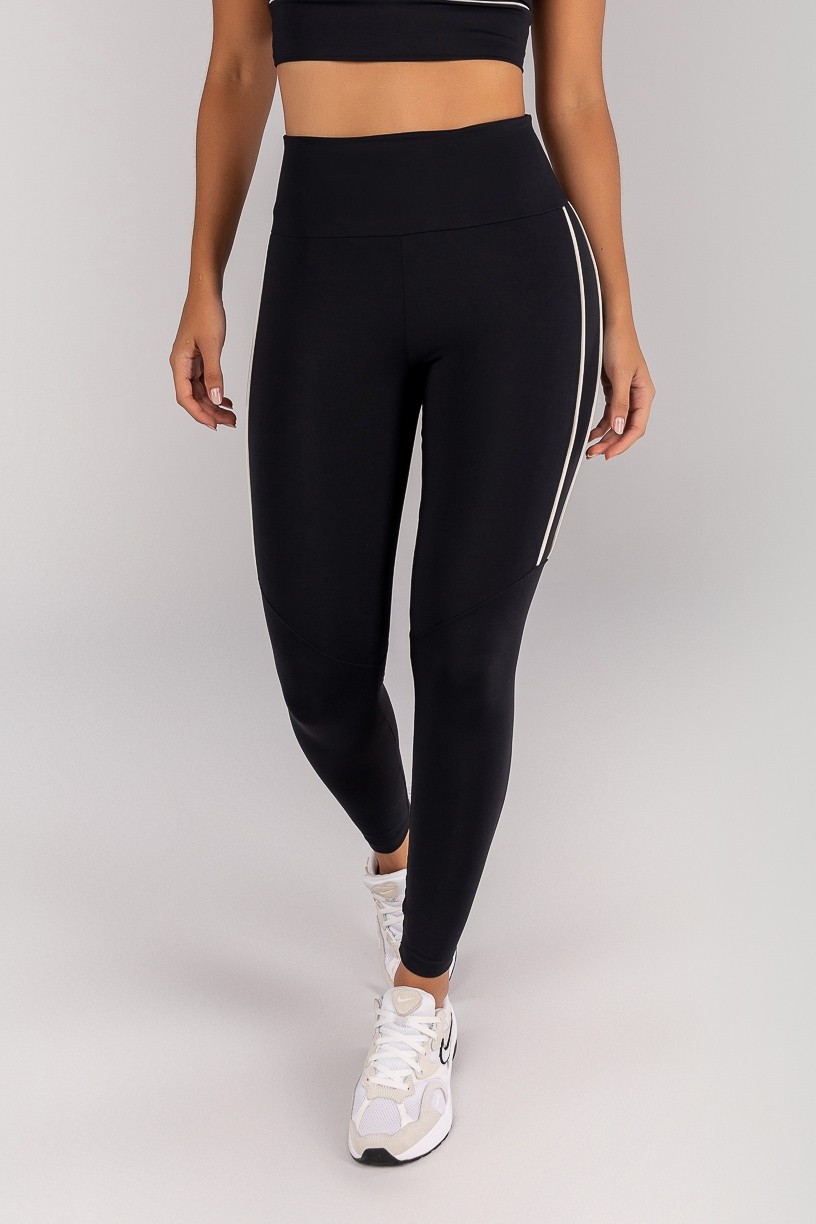 K4677-A_Calca_Legging_com_Vivos_na_Lateral_e_Recorte_Preto__Champagne__Ref:_K4677-A