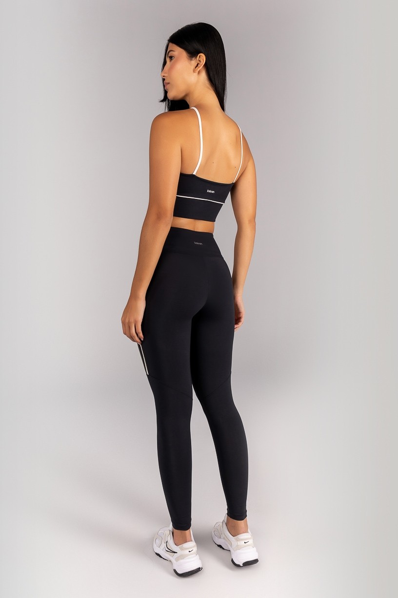 K4677-A_Calca_Legging_com_Vivos_na_Lateral_e_Recorte_Preto__Champagne__Ref:_K4677-A