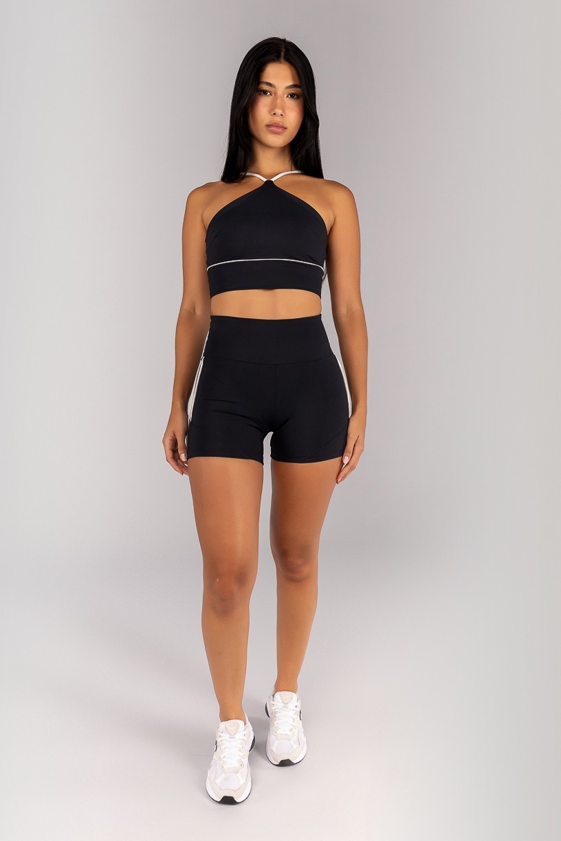 K4678-A_Short_com_Vivos_na_Lateral_e_Recortes_Preto__Champagne__Ref:_K4678-A