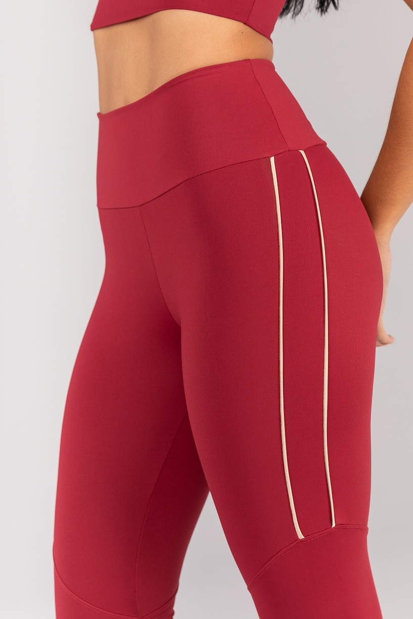 K4677-C_Calca_Legging_com_Vivos_na_Lateral_e_Recorte_Vinho__Ivory__Ref:_K4677-C