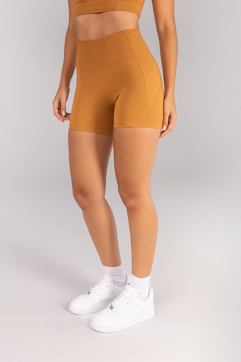 K4681-B_Short_sem_Gancho_com_Bolsos_e_Cobertura_Amendoa__Ref:_K4681-B