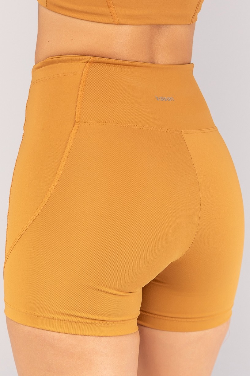 K4681-B_Short_sem_Gancho_com_Bolsos_e_Cobertura_Amendoa__Ref:_K4681-B