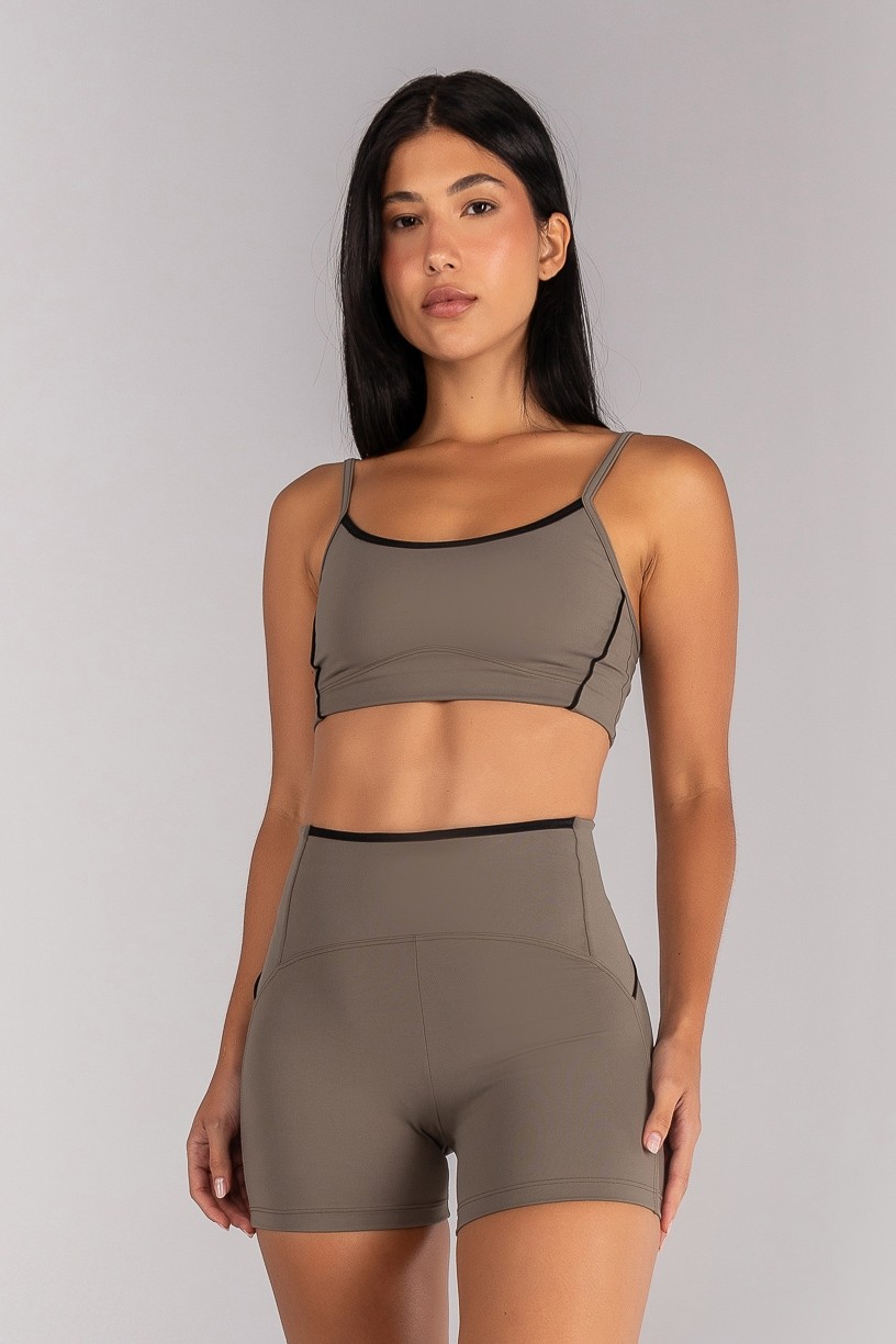 K4682-B_Top_com_Vivo_e_Vies_Contrastante_Oliva__Preto__Ref:_K4682-B