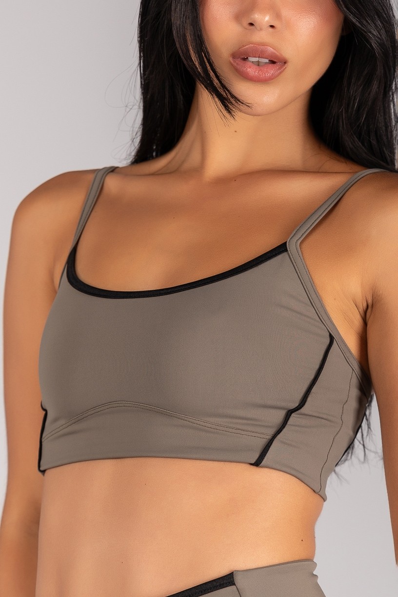 K4682-B_Top_com_Vivo_e_Vies_Contrastante_Oliva__Preto__Ref:_K4682-B