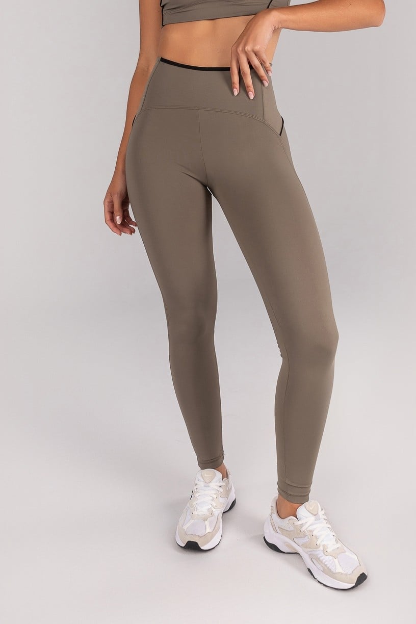 K4683-B_Calca_Legging_com_Vivo_e_Vies_Contrastante_Oliva__Preto__Ref:_K4683-B