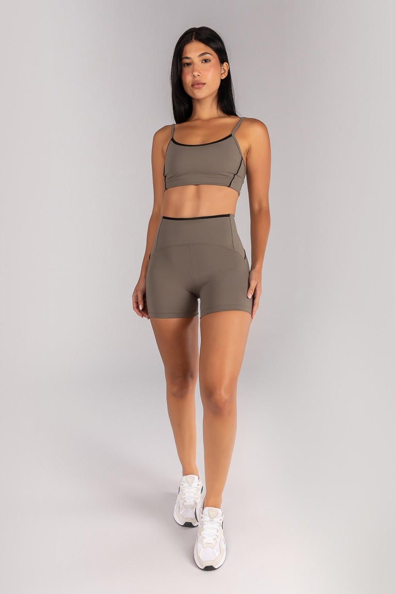 K4684-B_Short_com_Vivo_e_Vies_Contrastante_Oliva__Preto__Ref:_K4684-B