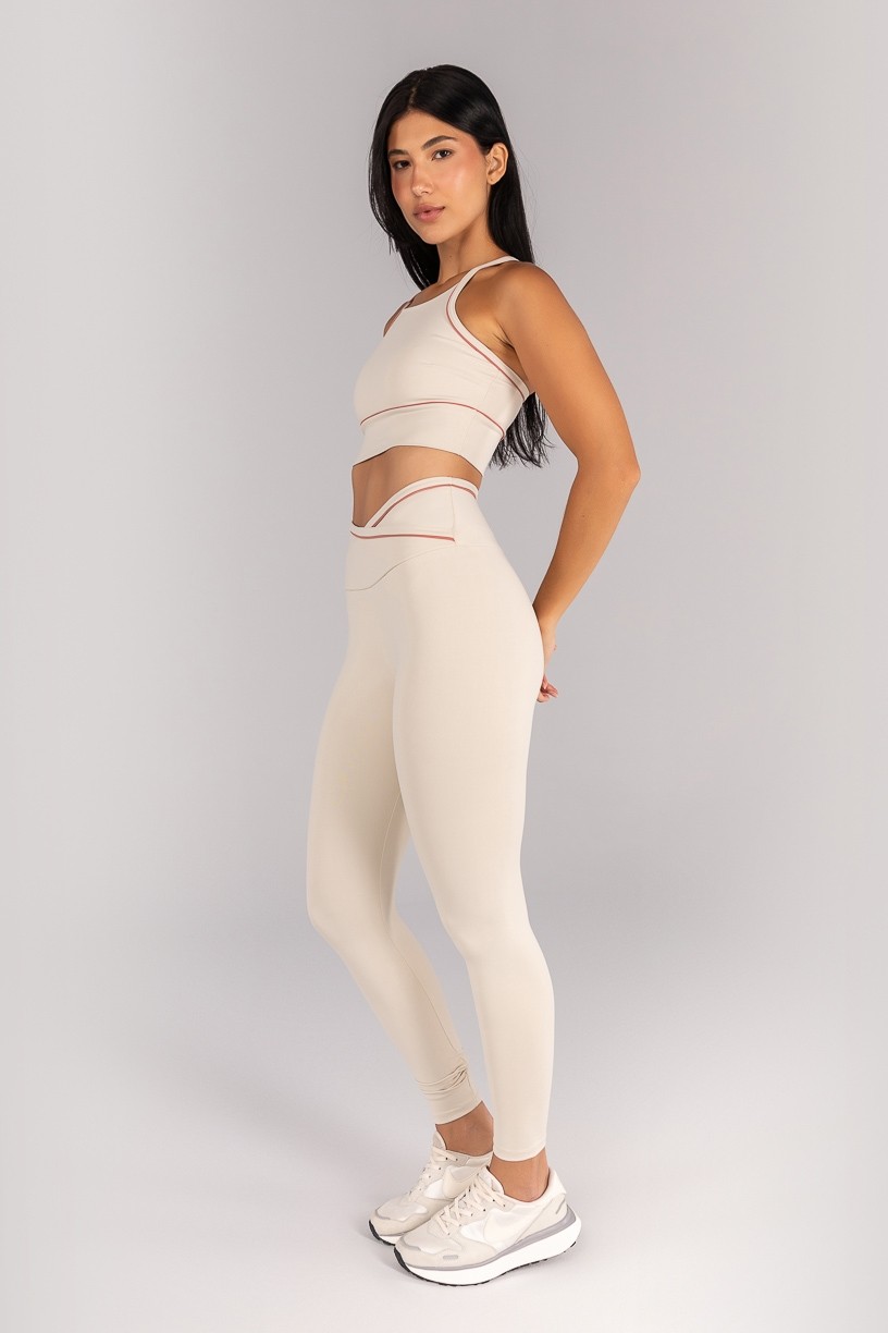 K4686-A_Calca_Legging_com_Cos_Transpassado_e_Vivo_Contrastante_Off-White__Telha__Ref:_K4686-A