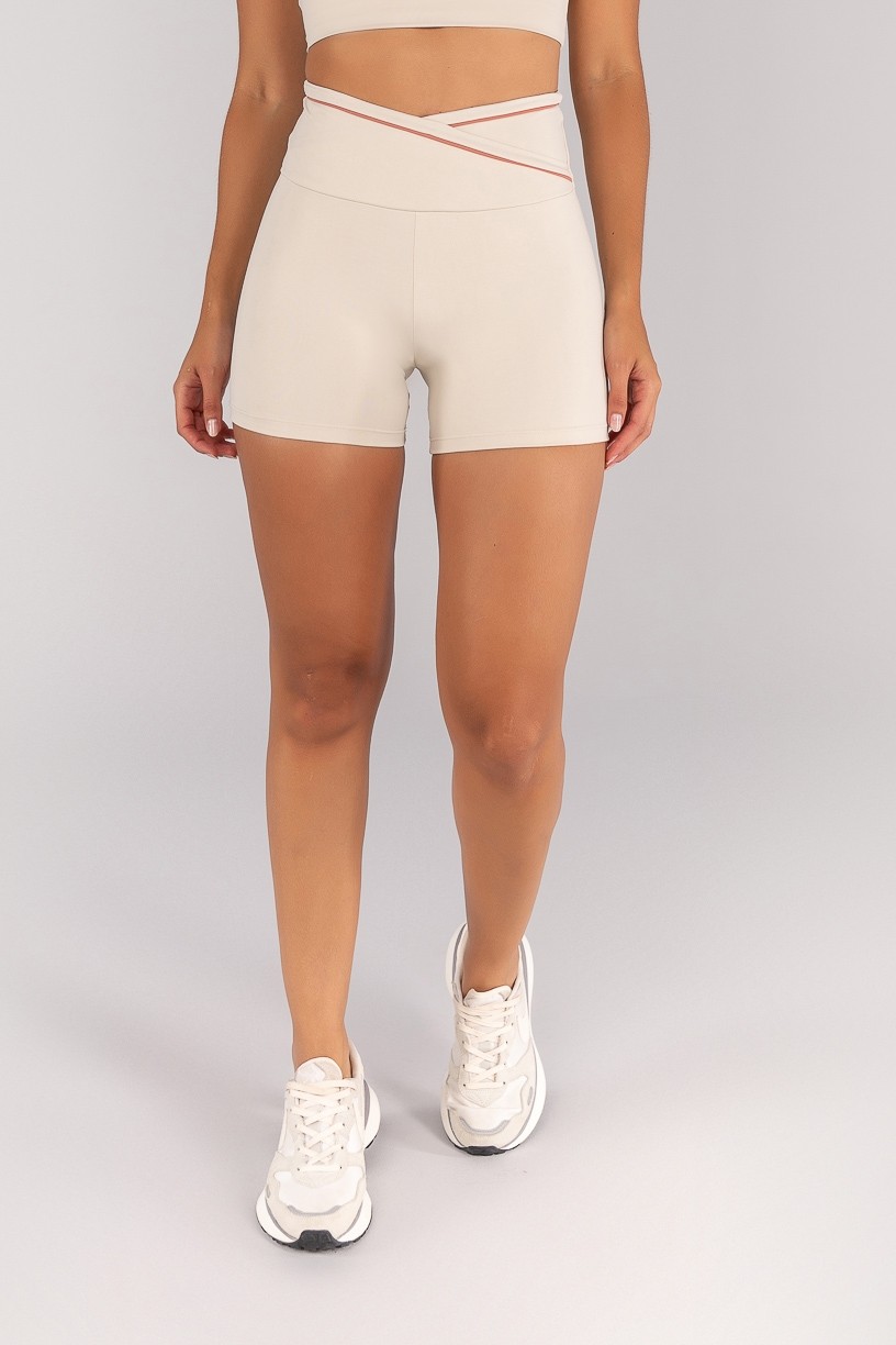 K4687-A_Short_com_Cos_Transpassado_e_Vivo_Contrastante_Bege__Telha__Ref:_K4687-A