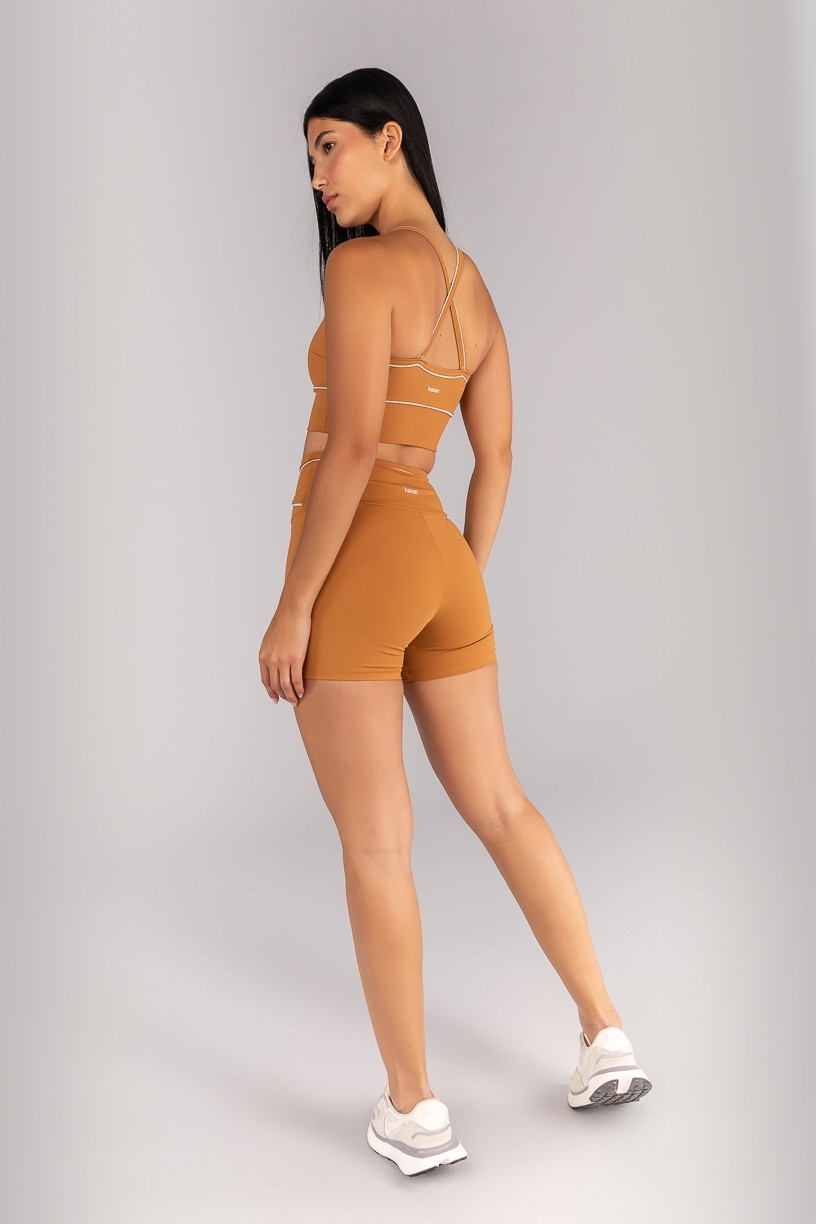 K4685-B_Top_Halter_com_Vivo_Contrastante_nas_Alcas_Amendoa__Off-White__Ref:_K4685-B