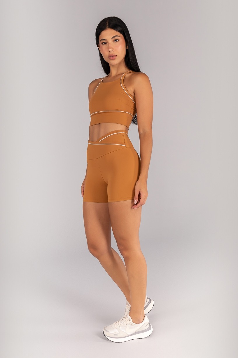 K4685-B_Top_Halter_com_Vivo_Contrastante_nas_Alcas_Amendoa__Off-White__Ref:_K4685-B