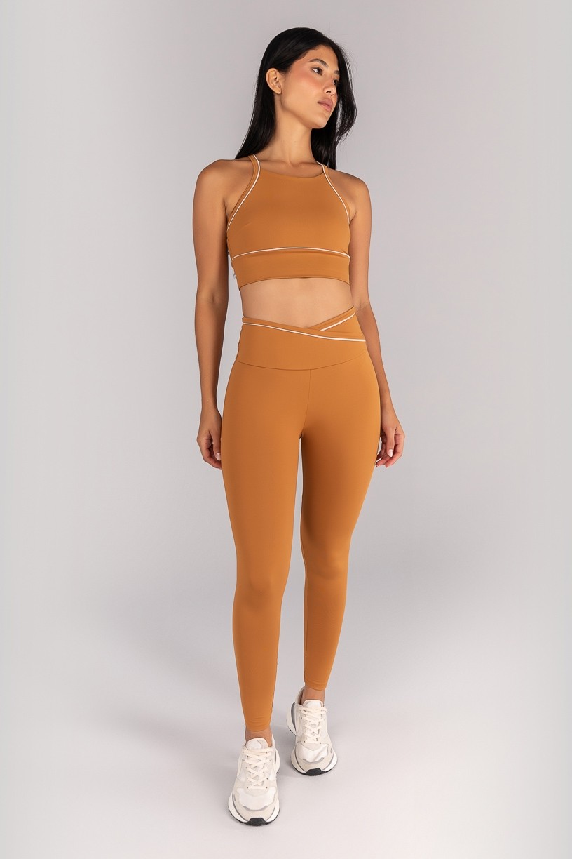 K4686-B_Calca_Legging_com_Cos_Transpassado_e_Vivo_Contrastante_Amendoa__Off-White__Ref:_K4686-B