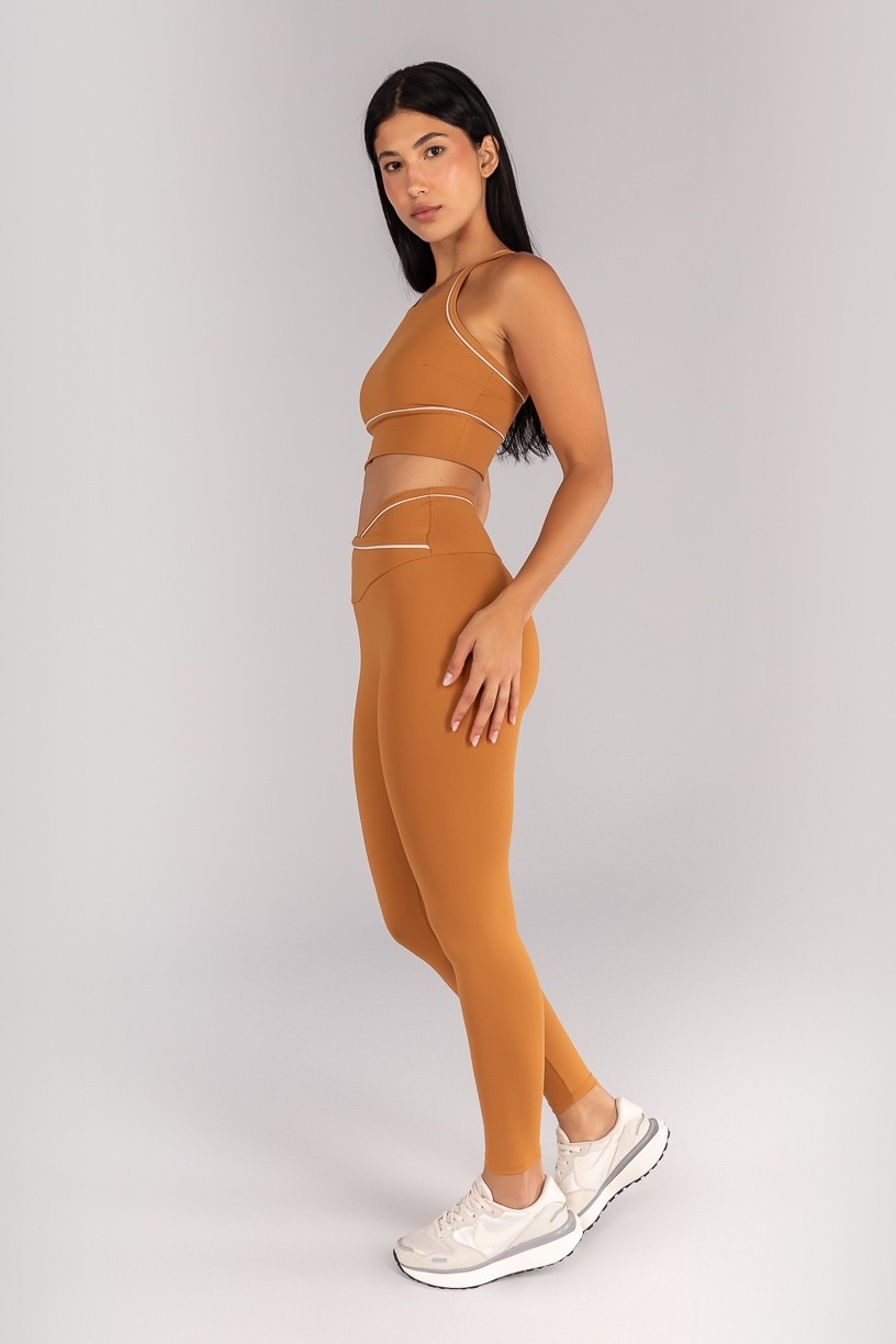 K4686-B_Calca_Legging_com_Cos_Transpassado_e_Vivo_Contrastante_Amendoa__Off-White__Ref:_K4686-B