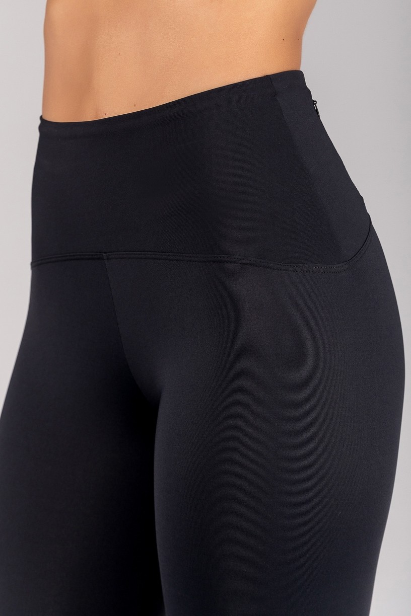 K4689-B_Calca_Legging_com_Ziper_Invisivel_no_Bolso_Preto__Ref:_K4689-B