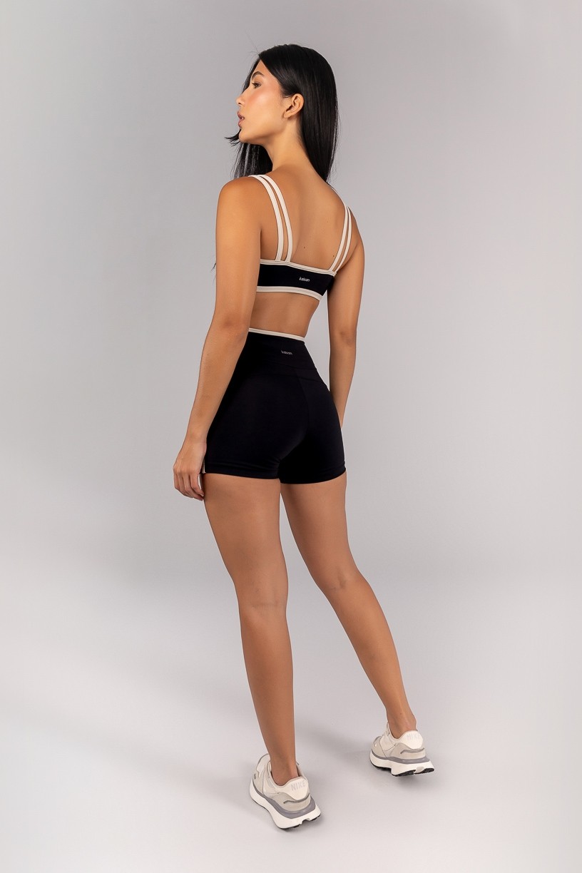K4695-A_Short_com_Chapado_e_Vira_Preto__Off-White__Ref:_K4695-A
