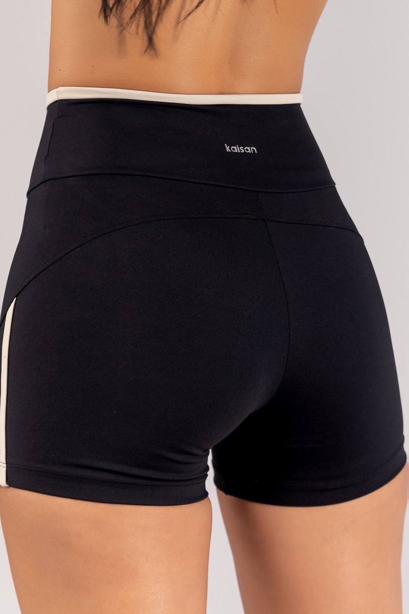 K4695-A_Short_com_Chapado_e_Vira_Preto__Off-White__Ref:_K4695-A