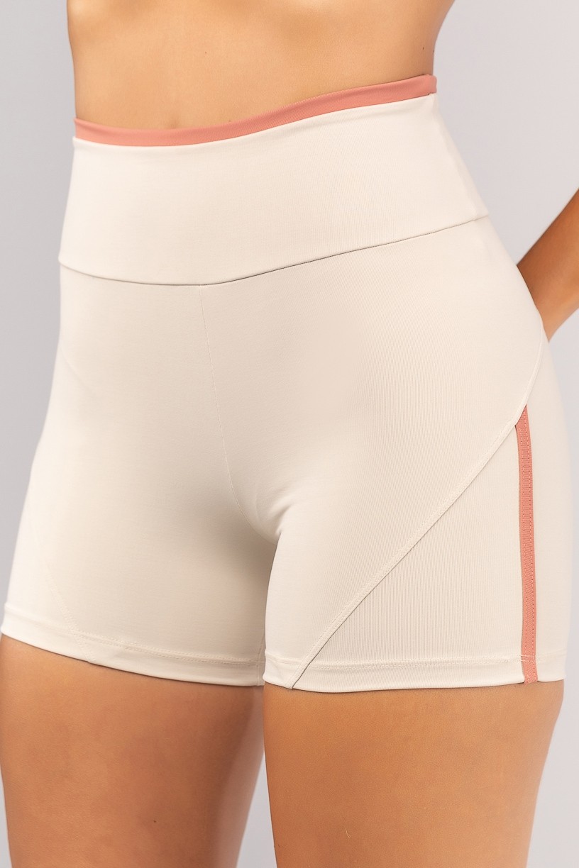 K4695-B_Short_com_Chapado_e_Vira_Off-White__Telha__Ref:_K4695-B