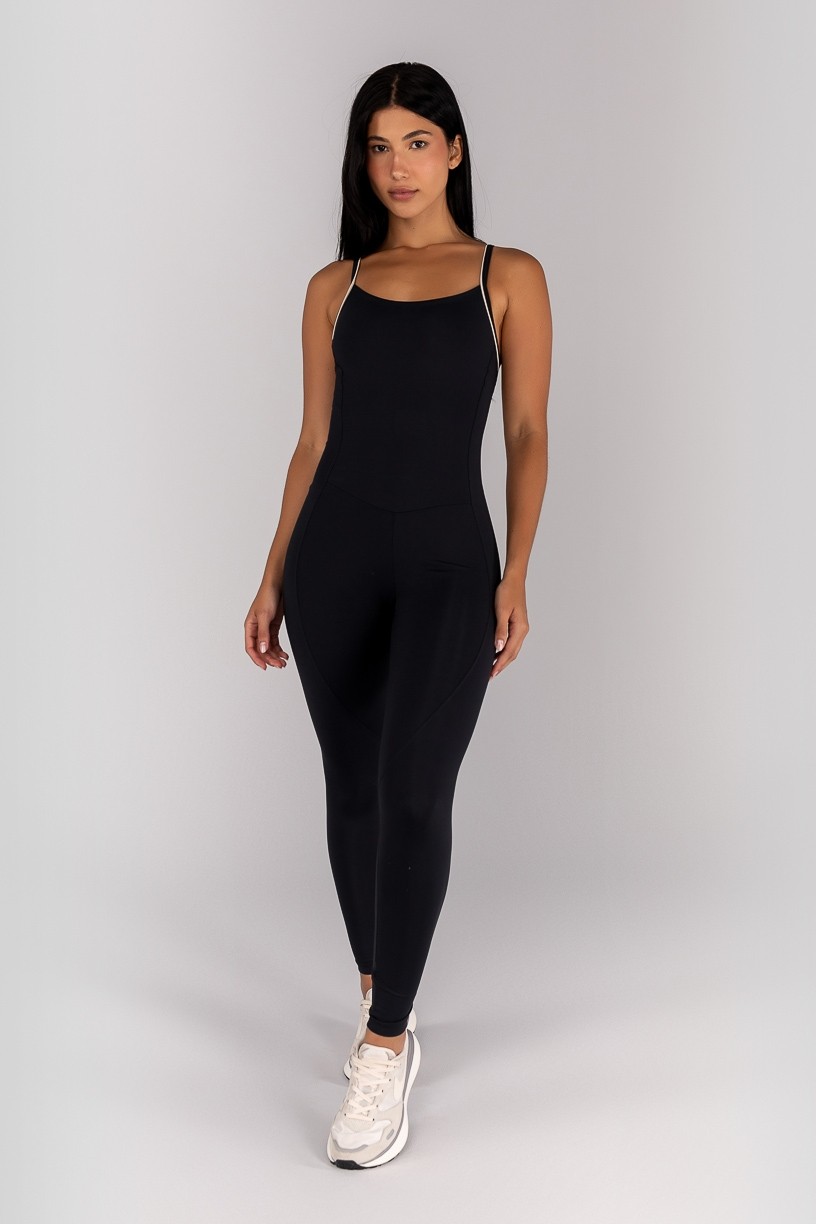 K4698-C_Macacao_Padrao_Preto__Off-White__Ref:_K4698-C