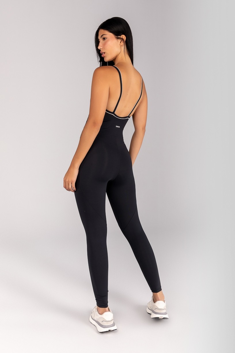 K4698-C_Macacao_Padrao_Preto__Off-White__Ref:_K4698-C