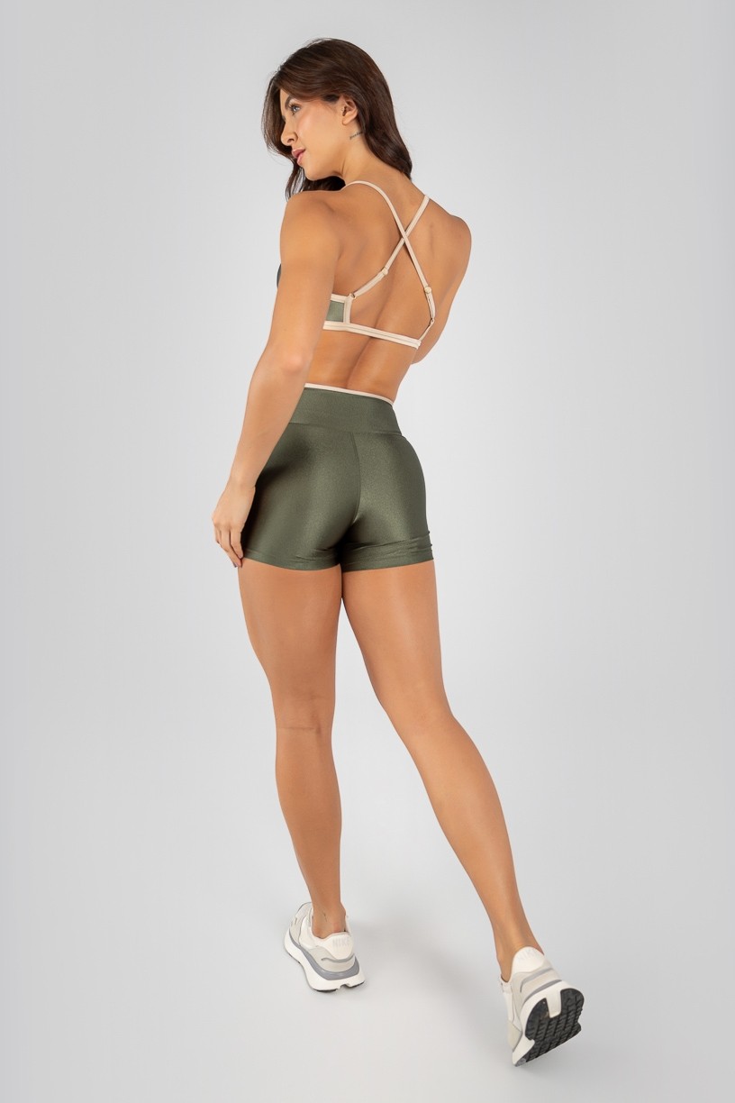 K4330-C_Short_com_Cos_Transpassado_e_Vira_Verde_Militar__Champagne__Ref:_K4330-C
