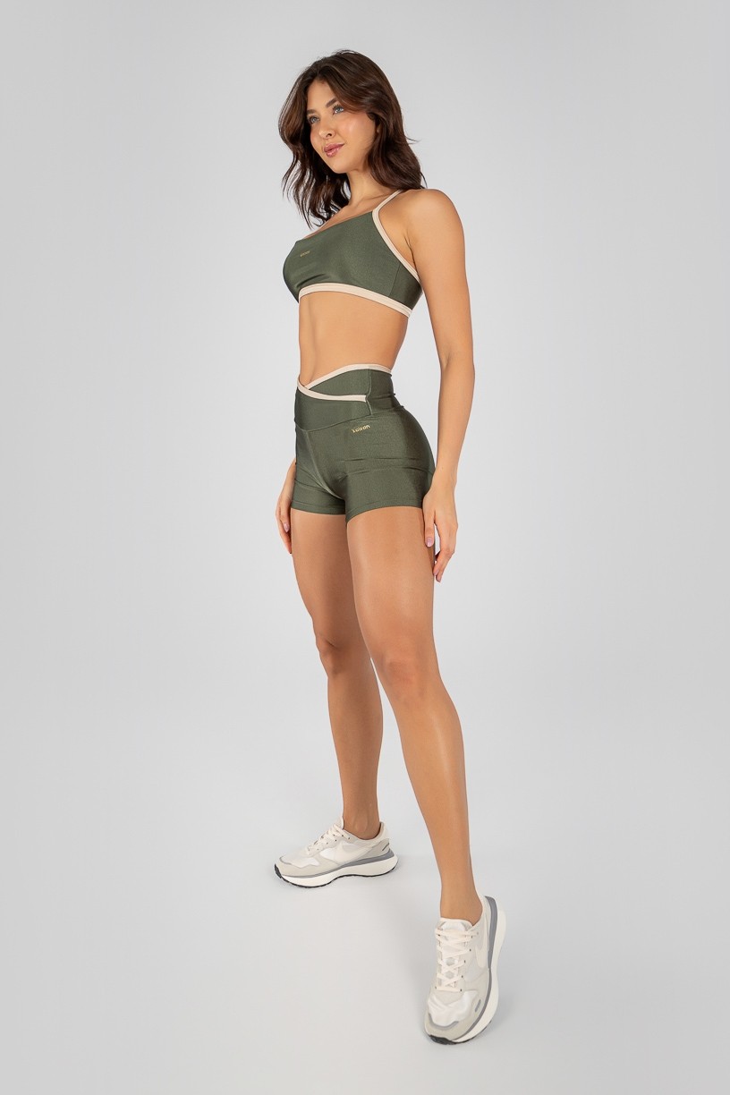 K4330-C_Short_com_Cos_Transpassado_e_Vira_Verde_Militar__Champagne__Ref:_K4330-C